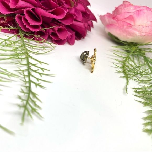 VINTAGE⚜️Golden Ribbon Bow Tied Tack Pin Brooch - Picture 4 of 7